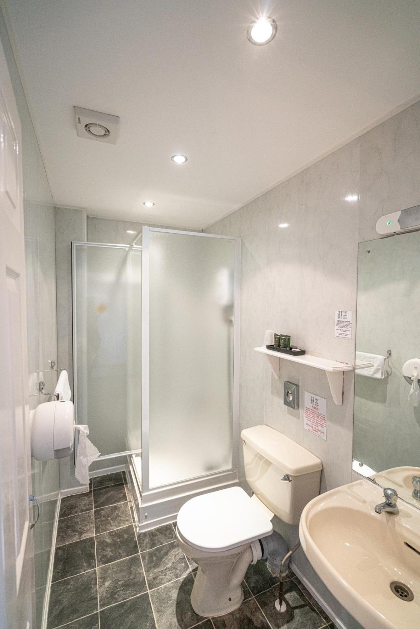 Can-y-bae Hotel