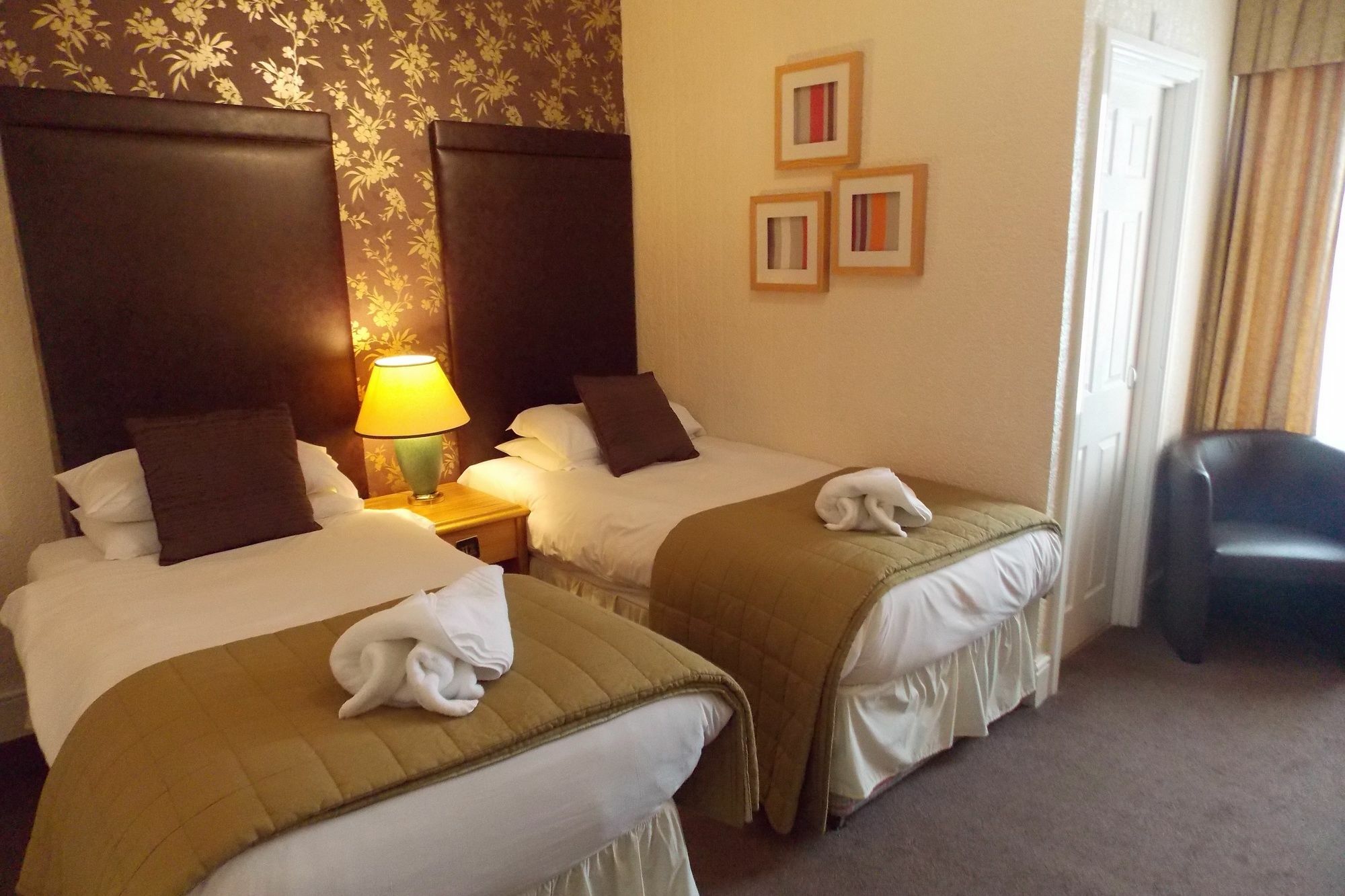 Can-y-bae Hotel 4*