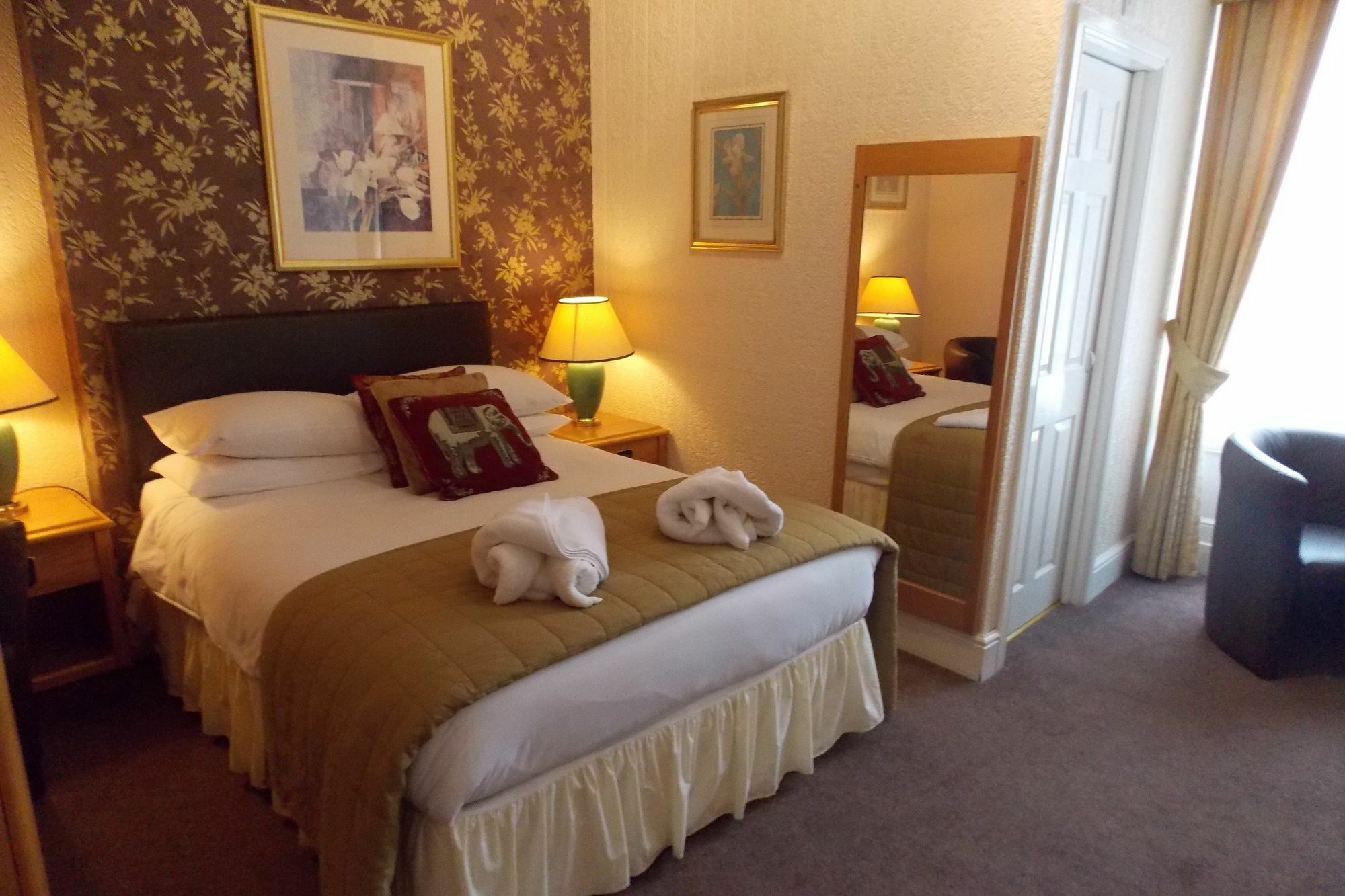 Can-y-bae Hotel 4*